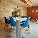 Pet Friendly In Ferienhaus Sernhac