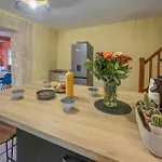 Pet Friendly In Ferienhaus Sernhac