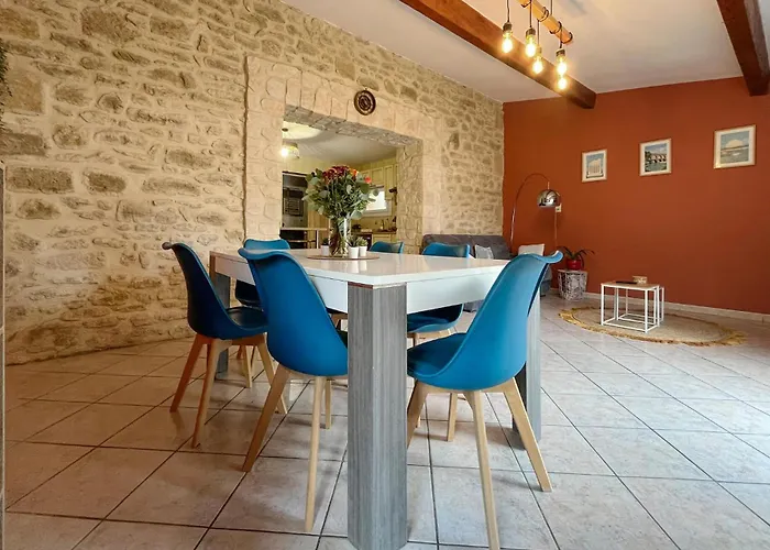 Awesome In Casa de Férias Sernhac