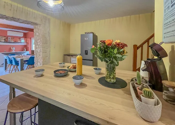 Awesome In Casa de Férias Sernhac